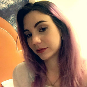 Meet your Posher, Olivia
